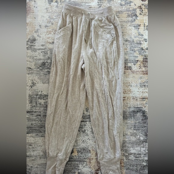 Lululemon Women's Still Chill Jogger Heathered Cashew - Picture 3 of 4